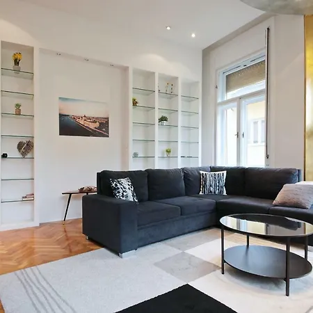 Luxury Gold Plated In Calm Location * Budapest