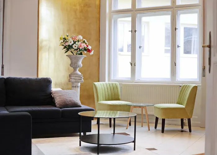 Luxury Gold Plated In Calm Location דירה