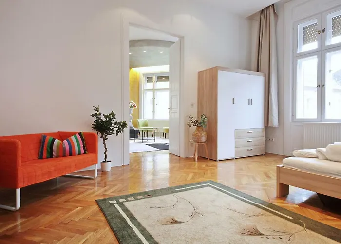 Luxury Gold Plated In Calm Location דירה